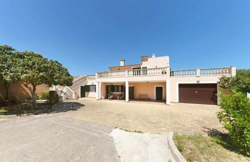 Maria de la Salut Villa | BeOnHolidays Villa Sa Fonera