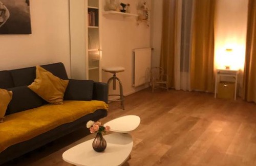 Les Clayes-sous-Bois Apartment | Berber Style