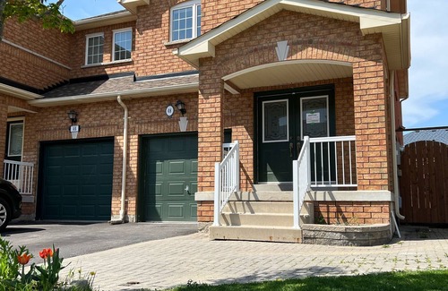 Markham House | Berczy’s Upscale 4 Bedrooom Semi