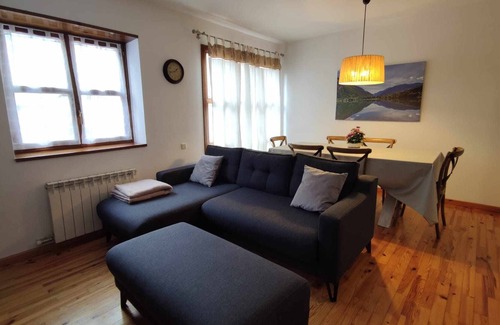 Anciles Apartment | Berde- The terrace of Linsoles
