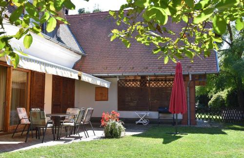 Balatonbereny House | Berek Ház