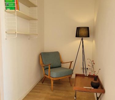 Bad Aibling Apartment | Bergblick, Wohnküche & Workation