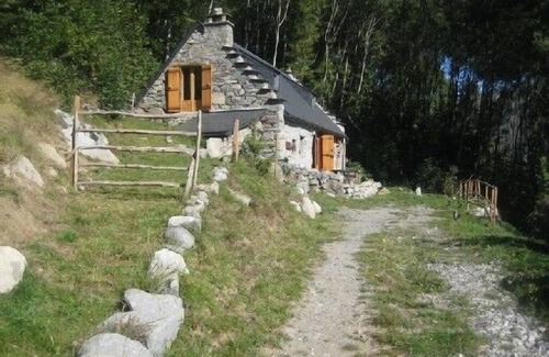 Grust Ski Chalet | Bergerie de bernazaou