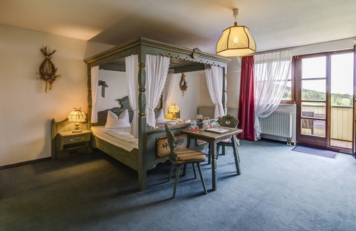 Waffenrod Hotel | Berggasthof & Hotel Hinterrod