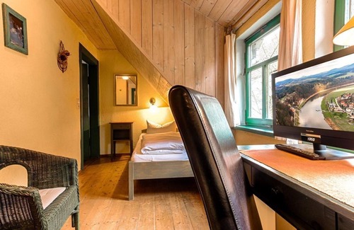 Schmilka Bed & Breakfast | Berghaus Rauschenstein: Single room (half board) - Bio- & Nationalparkrefugium Schmilka