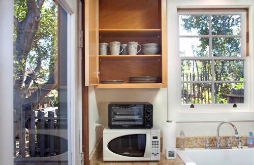 Poets Corner Apartment | Berkeley Cottage, Comfy, Stylish Good Wi-Fi