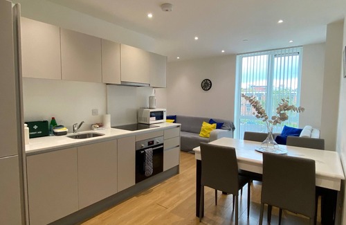 Bracknell Apartment | Berks Luxury Serviced Apartments-RWH51, 1 Bedroom, Free Gym, wifi & Parking