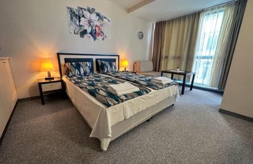 Golden Sands Apartment | Berlin Golden Beach Romance