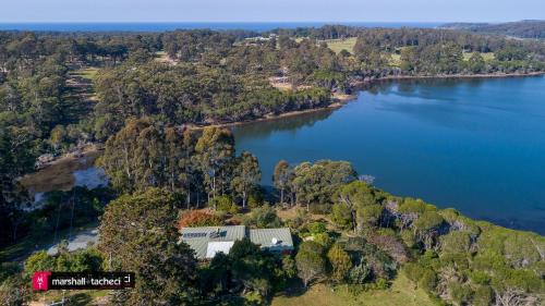 Cuttagee House | Bermagui Jewel on the Lake Cuttagee Bermagui Wifi provided