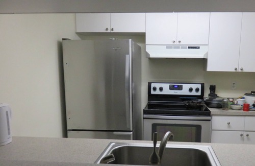 Bayview Condo | Bermuda Bay Beach Club - Renovated Townhouse Freshly painted 2025