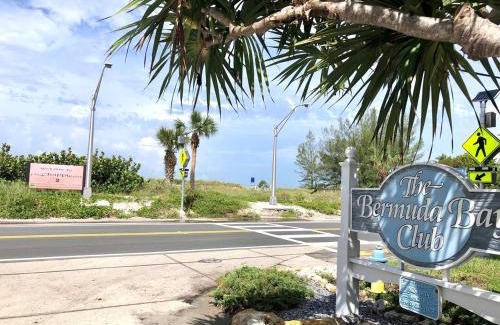 Bradenton Beach House | Bermuda Bay Club 1427 townhouse
