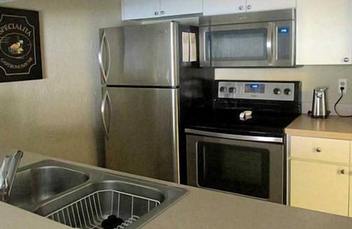 Bayview Condo | Bermuda Bay Gated Beach Club - Townhouse With New Renovation