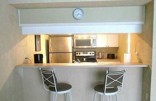 Bayview Condo | Bermuda Bay Gated Beach Club - Townhouse With New Renovation