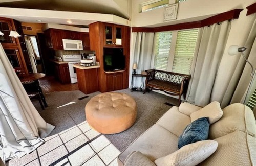 Longview House | Berry Patch Cottage S