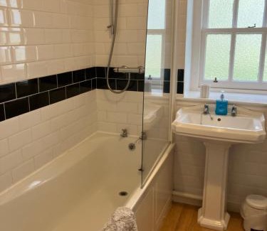 Peterhead House | Berryhill Maids Quarters - 1 bedroom - Self Catering - Sleeps 1 or a couple - Dogs Welcome - Off-road Parking - Suit Contractors - Peterhead 1 mile - Newly Refurbished - Open plan kitchen -living - dining - 1 bathroom - Shed - Yard -Drying Room available
