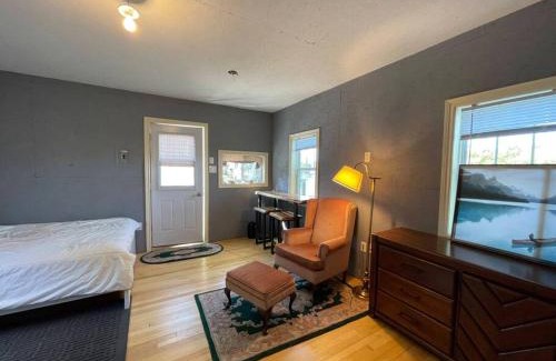 Kings County House | Bespoke Lake Cottage