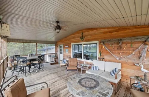 Nancy House | Best Access on Lake Cumberland! 4bedroom waterfront house on boat ramp in Nancy!