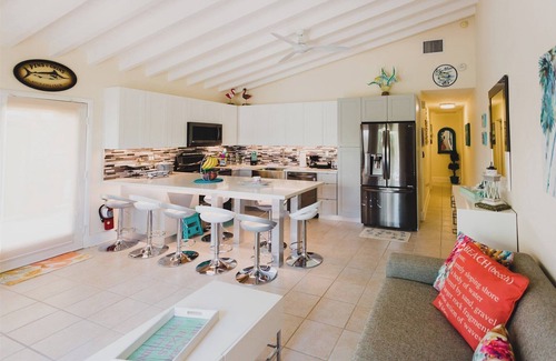 Marathon House | Best Deals in Duck Key . 2 Bedroom/2 Bath w/40' 'Dock, Trailer Storage Incl,