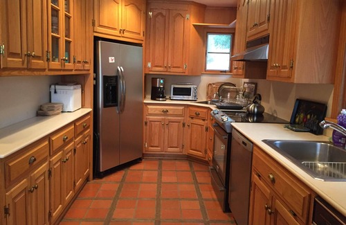 New Fairfield House | Best Direct Lakefront Location on Candlewood