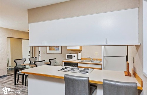 South Addition Apartment | Best Downtown Anchorage Location - Two Bedroom Apartment
