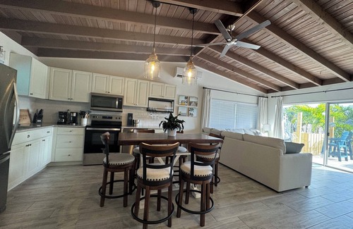 Key Colony Beach House | Best Home Away from Home in Key Colony Beach – 2BR/2BA with Private Pool & Dock