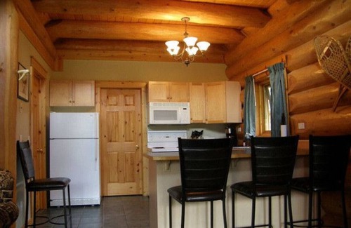 Golden House | Best in Class Deluxe Chalet - Cabin No. 18