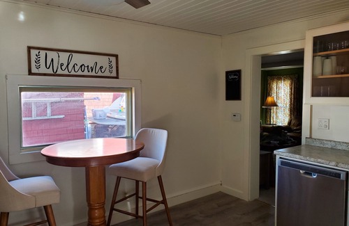 Alexandria Bay House | Best in the Bay! 3B/1.5ba, Pet friendly Home