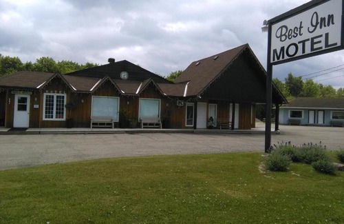 Smiths Falls Hotel | Best Inn Motel