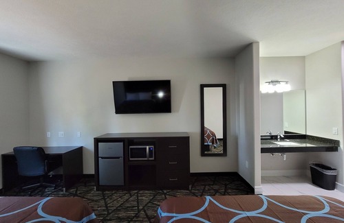 Salina Hotel | Best Inn Motel
