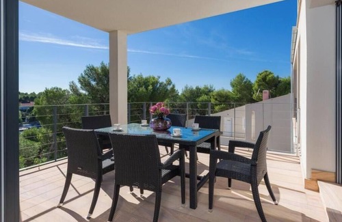 Cove Makarac (Milna) Apartment | Best island vacations