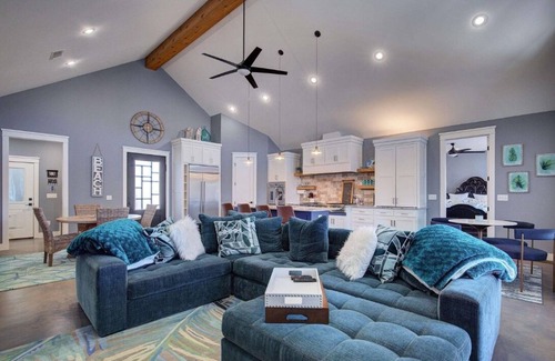 Dogwood House | BEST LAKEHOUSE IN EAST TEXAS !