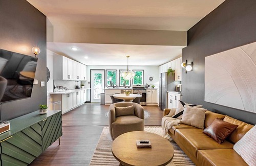 Mount Washington House | Best Location 3BD House Near Downtown Pittsburg