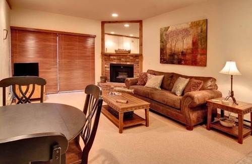 North Park City Condo | BEST LOCATION: 50 steps to the lift+ Pool+ Hot Tub