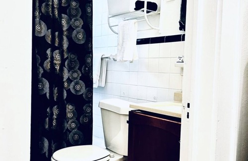 Poncey-Highland Apartment | Best location Vintage Studio -with parking spot