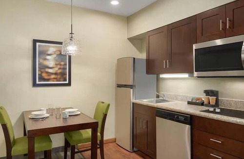 Feather Sound Hotel | Best Memories Start Here! Free Breakfast, Swimming Pool, Full Kitchen!