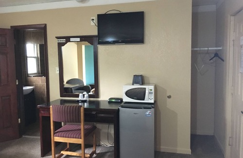 Reynolds Corners Hotel | Best Motel