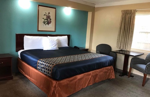 Reynolds Corners Hotel | Best Motel