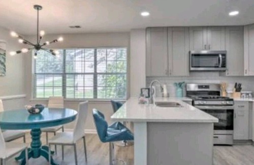Belvedere Park House | Best of both worlds. 3 bedroom, 2 bathroom home. Come stay awhile.