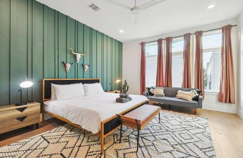 Cedars House | Best of The Cedars - Dallas Views Rooftop Luxury