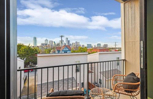 Cedars House | Best of The Cedars - Dallas Views Rooftop Luxury