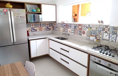 Centro Comercial House | Best option in Ilhabela. Beautiful house, close to restaurants and shopping.