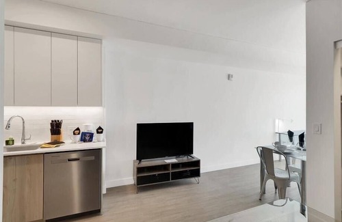 Evans Churchill Apartment | Best Phoenix Location | Walkable Studio | nr Metro