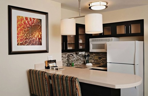 Vance Jackson Apartment | Best Place to Enjoy! Kid-friendly Accommodation w/Free Breakfast! Pool Onsite!