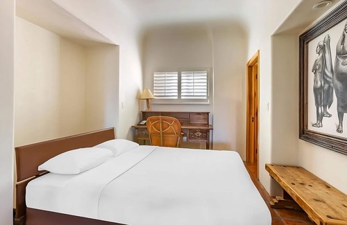 Cave Creek Hotel | Best Place to Unwind! Free Parking, Full Kitchen, Swimming Pool!