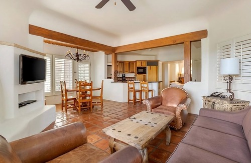 Cave Creek Hotel | Best Place to Unwind! Free Parking, Full Kitchen, Swimming Pool!