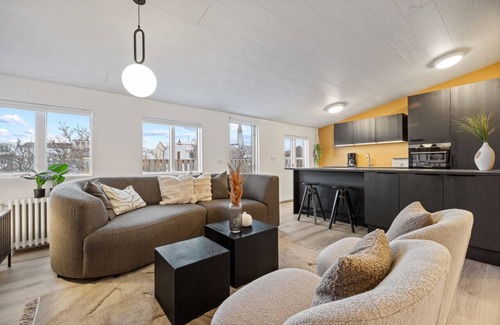 Downtown Apartment | Best Possible Location: Laugavegur Luxury Loft
