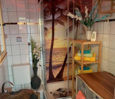 Wittenberge Apartment | Best-Preis Ferienwohnung mit Netflix, Self-Check-In, eBike Ladestation im Fahrradraum, WLAN - direkt am Elberadweg im Herzen von Wittenberge