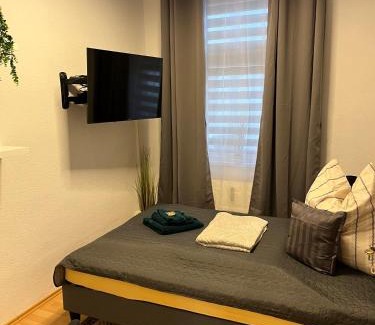 Wittenberge Apartment | Best Preis Stadtperle 1- Stadtzentrum Wittenberge Modernes Ambiente max 3 Personen Einzelzimmer voll ausgestattet mit MagentaTV, WLAN, Waschmaschine