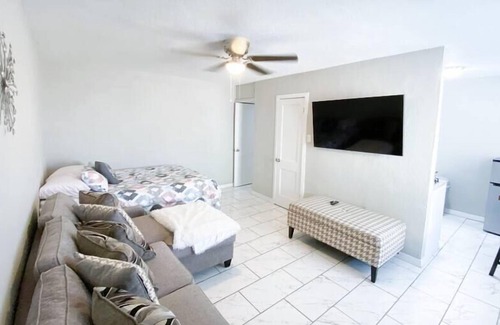 Biggs Field Apartment | Best Price in Town Su