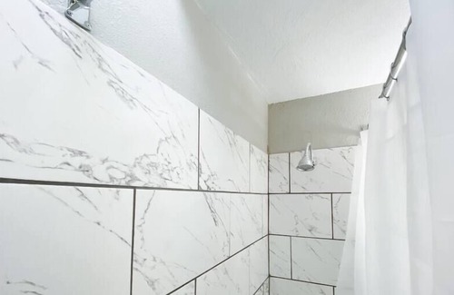 Biggs Field Apartment | Best Price in Town Su
